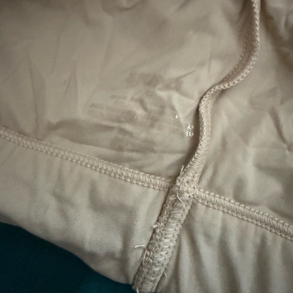 SKIMS Fits Everybody Scoop Bralette - Picture 3 of 3